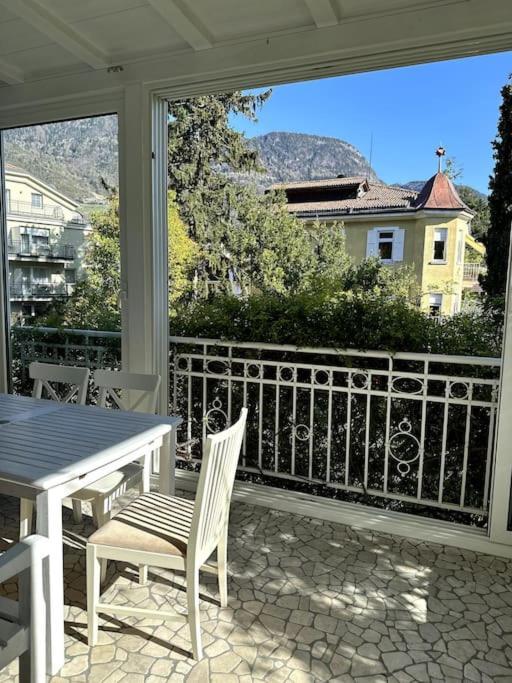 Laurelia Apartment